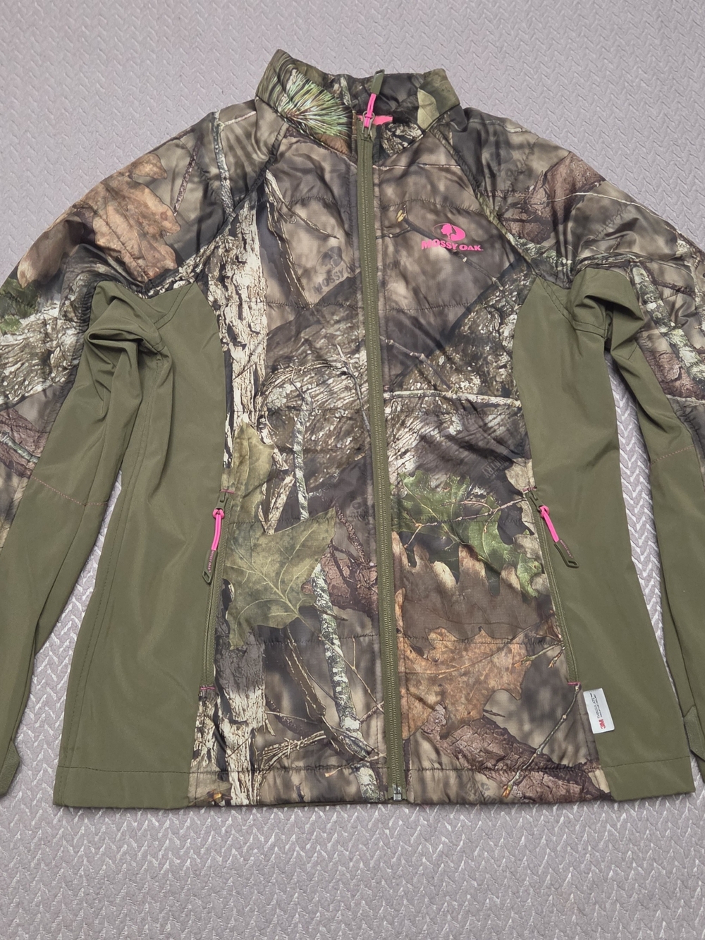 Mossy Oak Women's Camo Softshell Jacket with Olive Panels